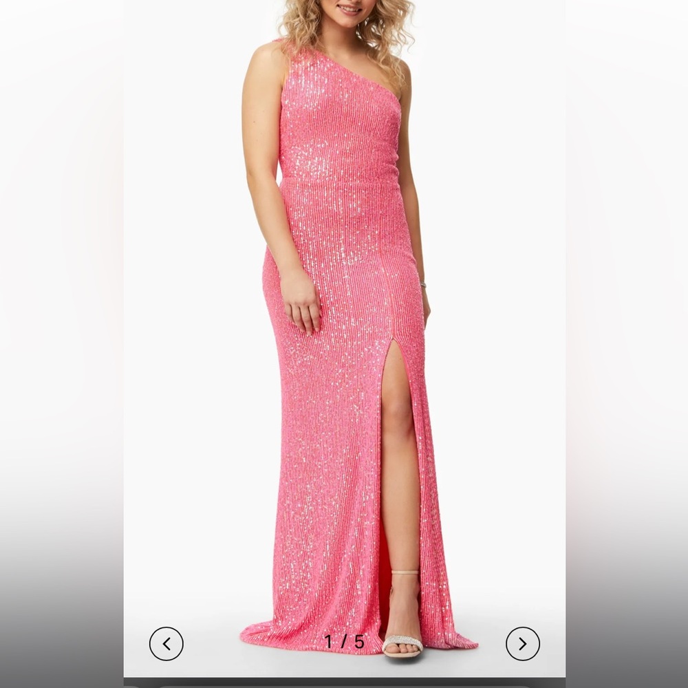 Laura petites prom/semi formal dress